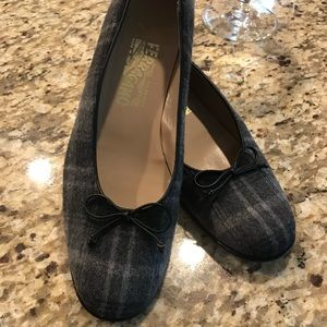 Excellent condition Salvatore Ferragamo Flats size 10.5B